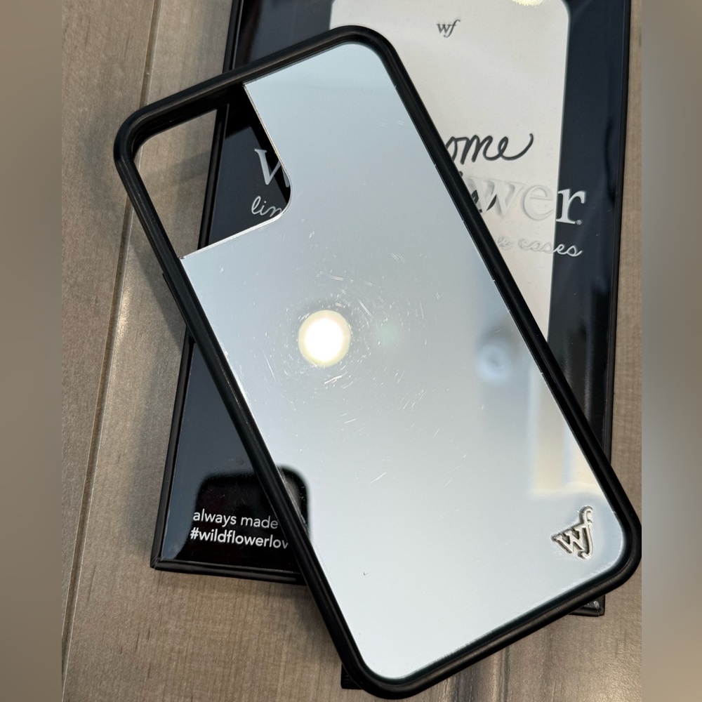 Wildflower IPhone 12|12 pro Mirror pro phone case - Picture 3 of 8